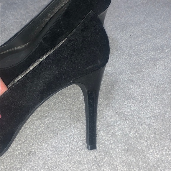 Heels - Picture 2 of 2